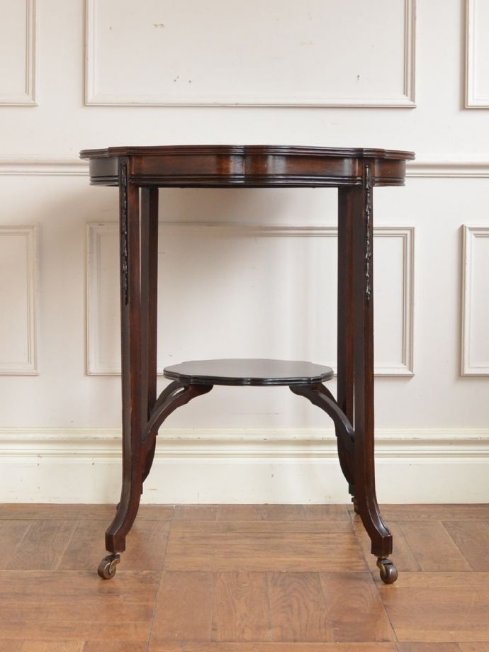 アンティーク家具の側面