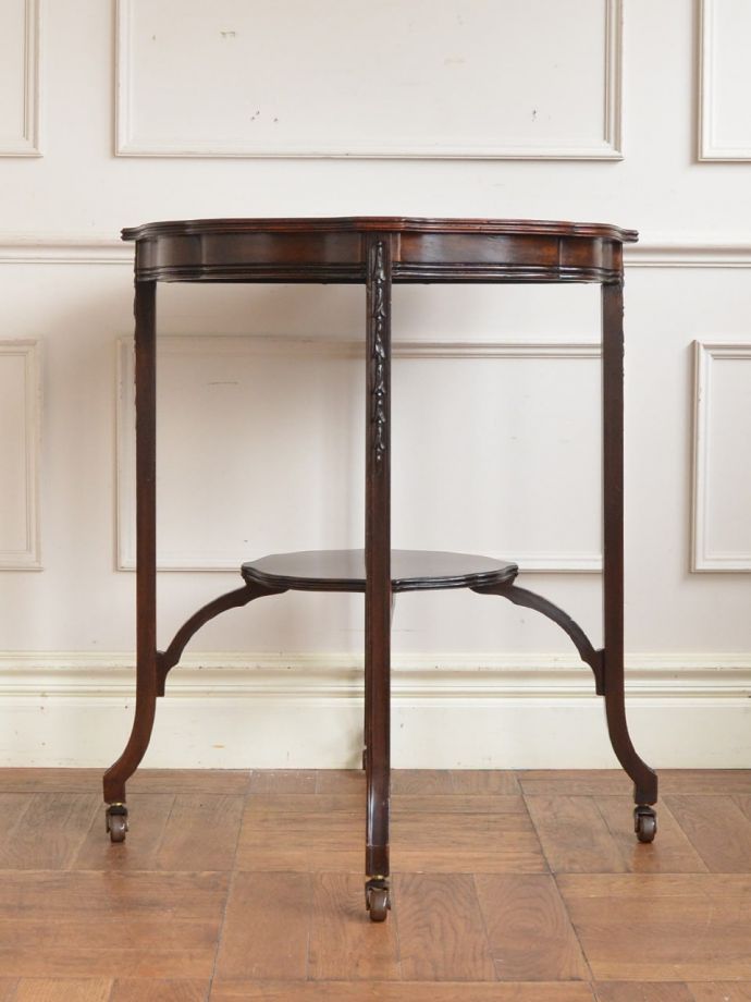 オケージョナルテーブルの側面