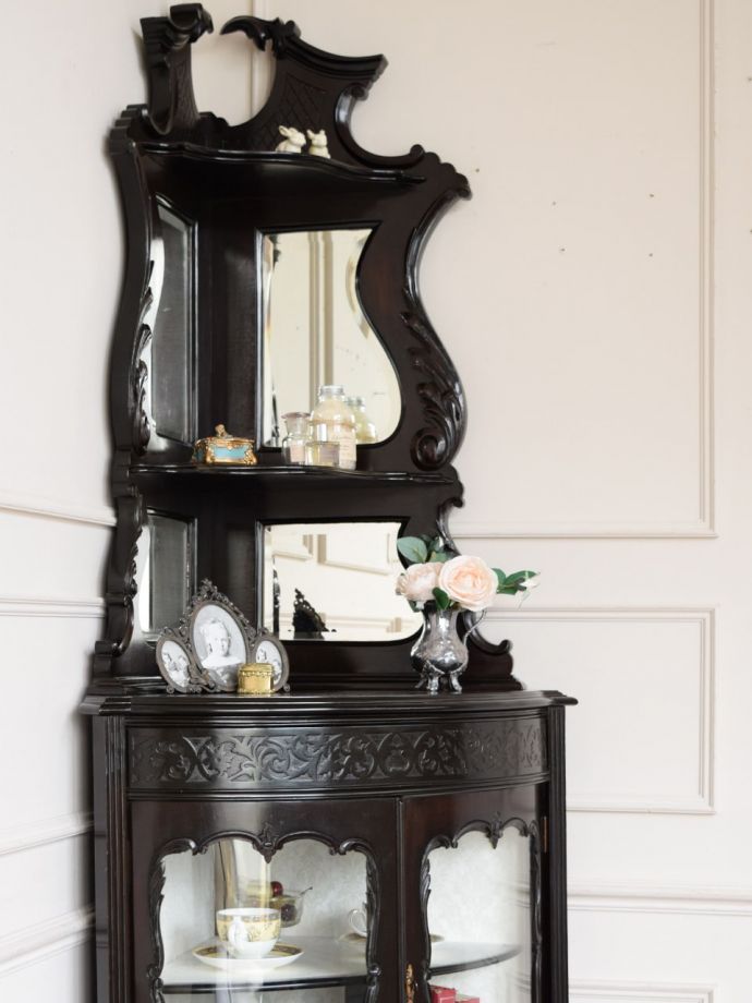 アンティークガラスの扉