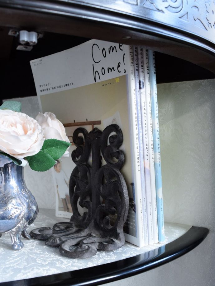 キャビネットの扉を開けると