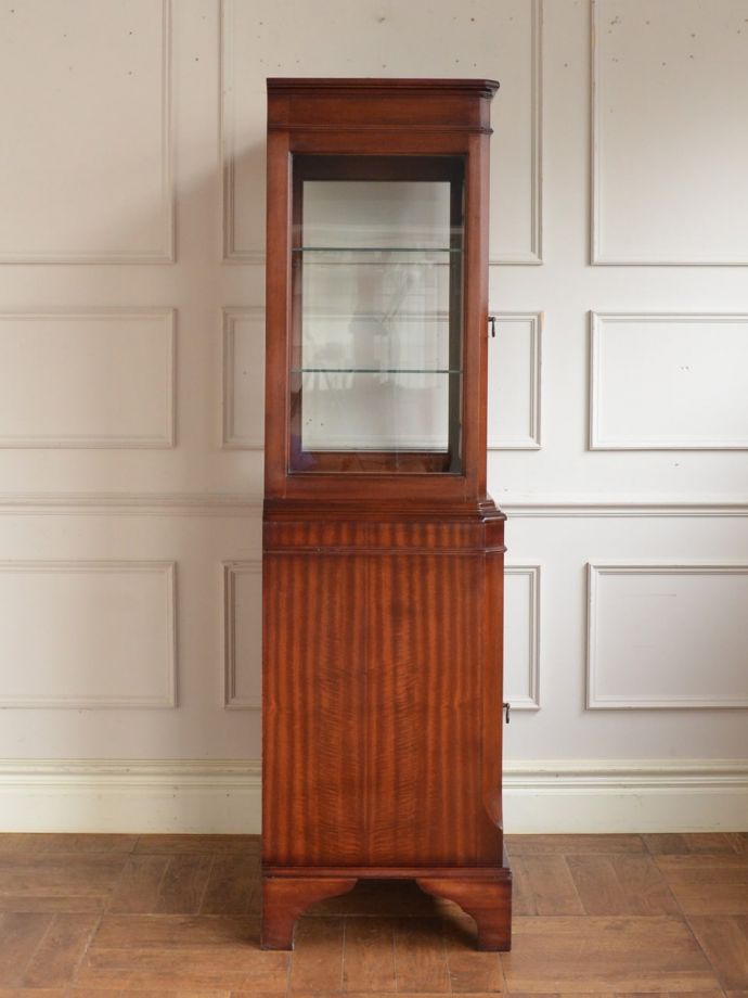 キャビネットの側面