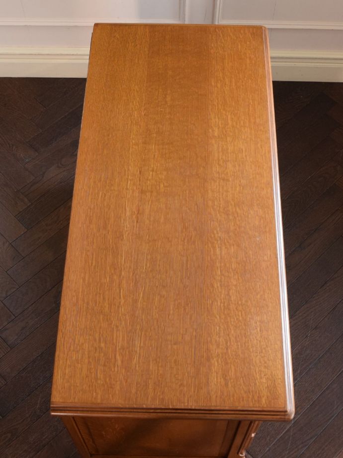 おしゃれなチェストの天板