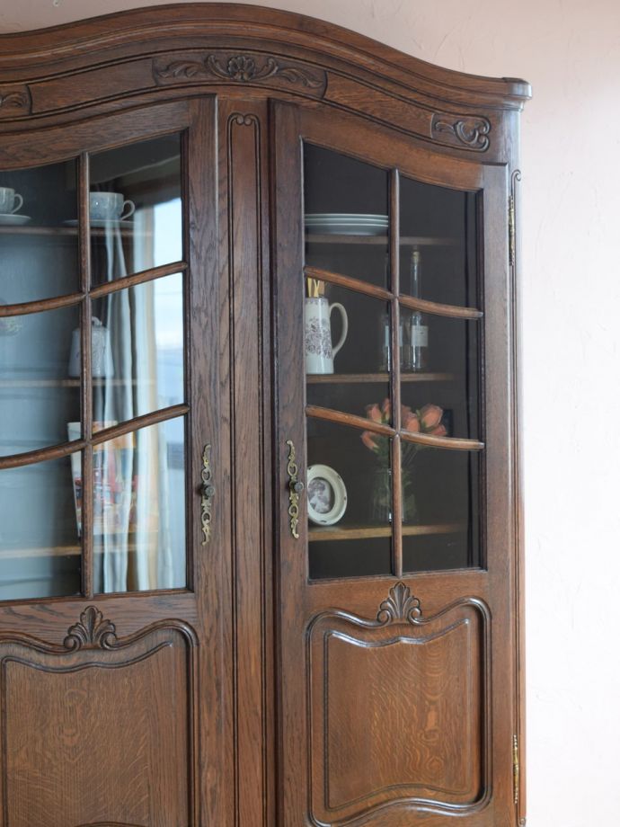 フランスのアンティークらしい美しい彫