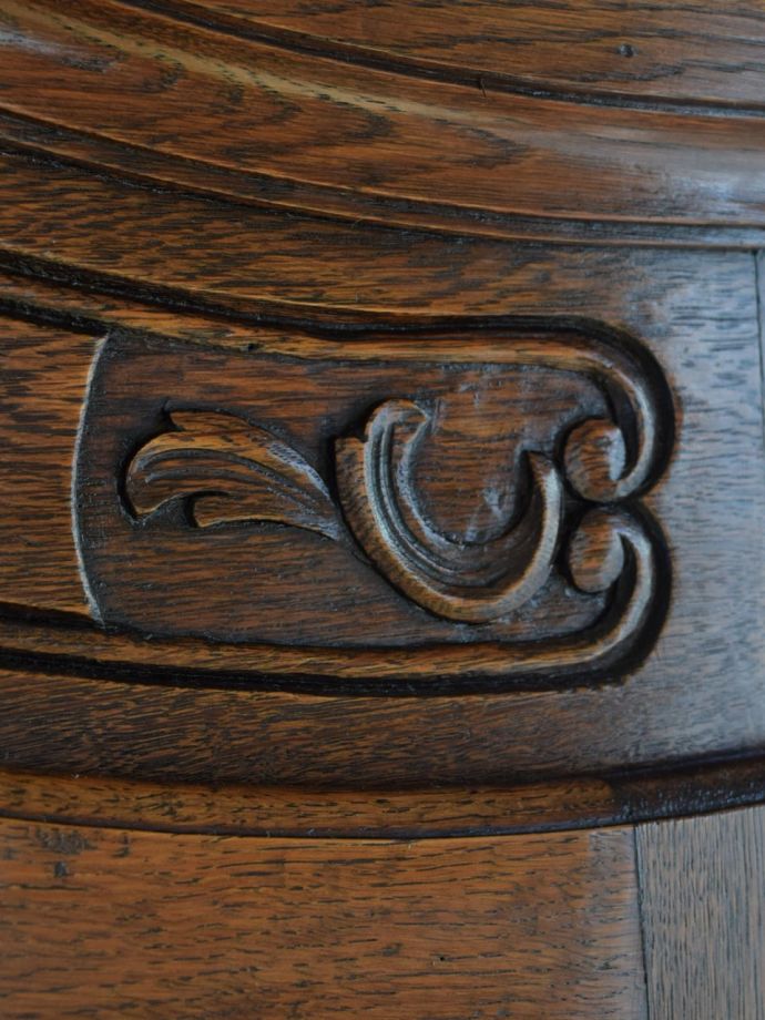 アンティークらしい彫