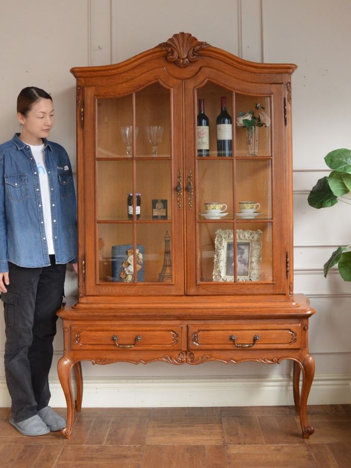 フランスの優雅なキャビネット