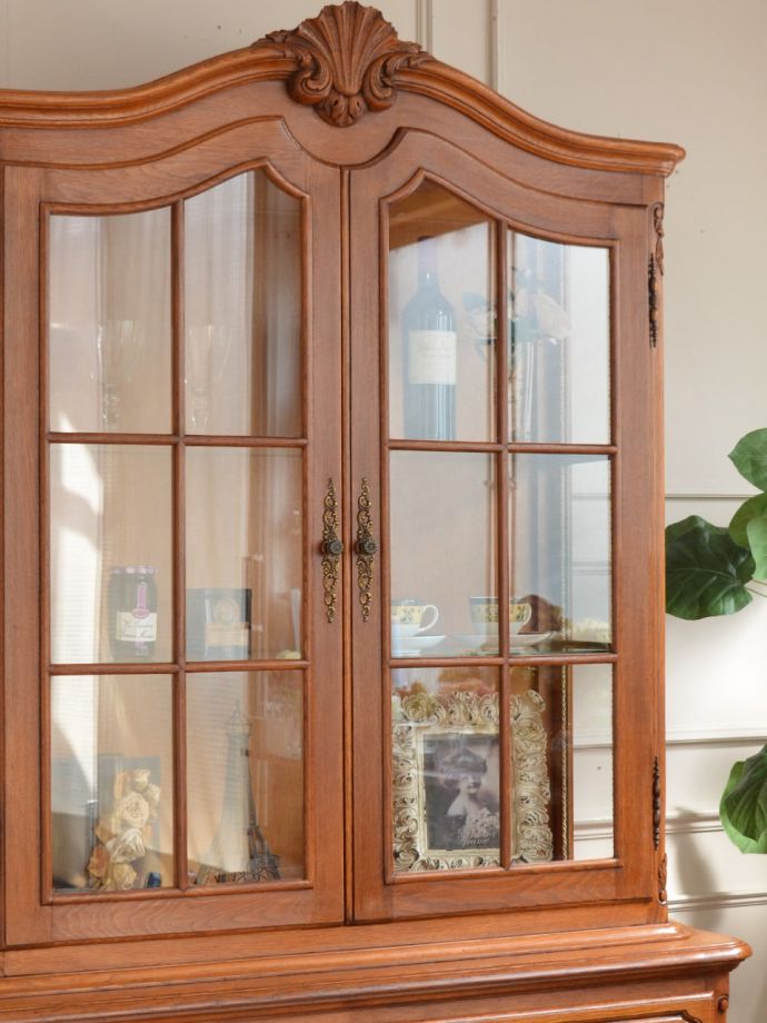 フランスのアンティークらしい美しい彫