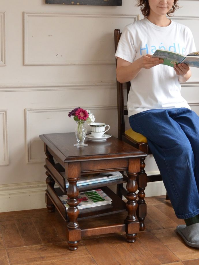 アンティークのコーヒーテーブル