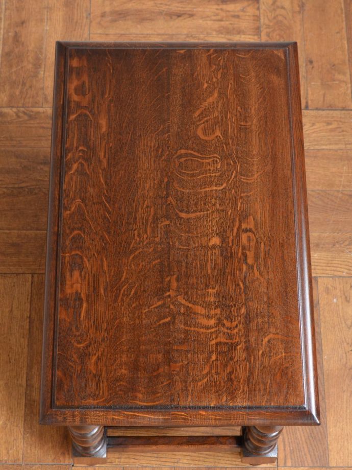 アンティークのテーブルの天板