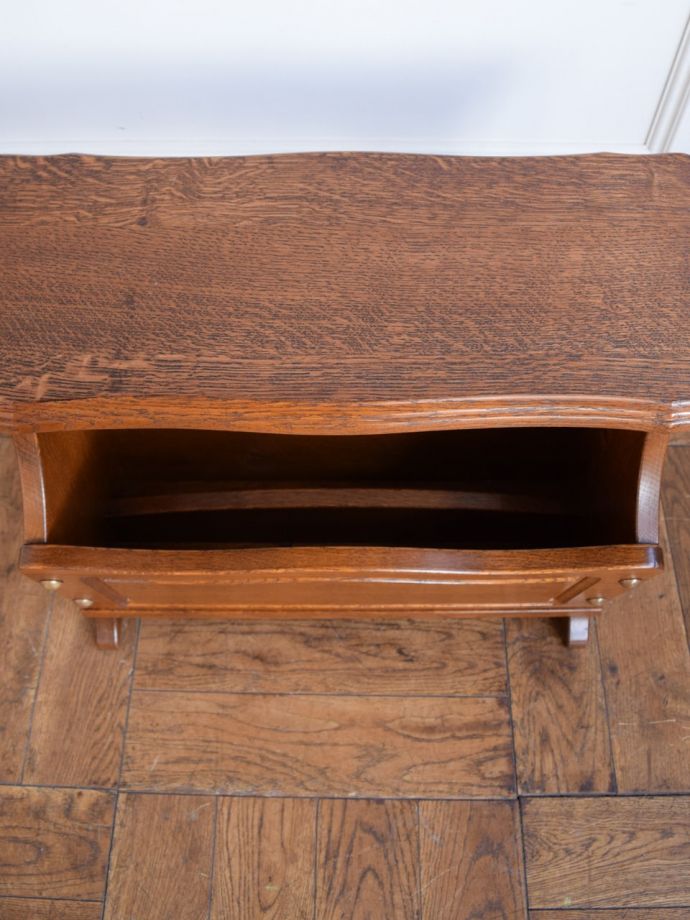 マガジンラックの天板