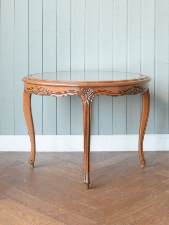 コーヒーテーブルの側面