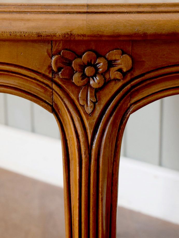 フランスらしい彫