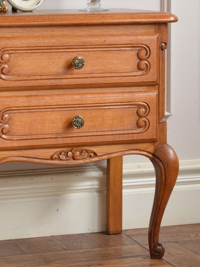 フランスアンティーク家具らしさが漂う装飾