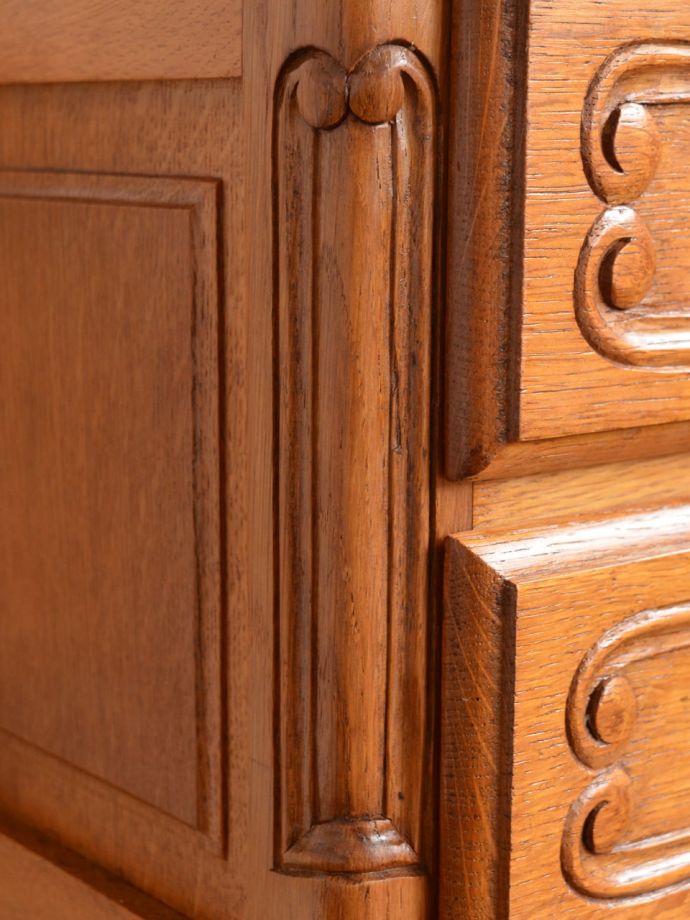 アンティークらしい彫