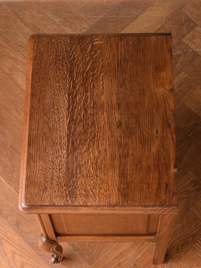 サイドチェストの天板