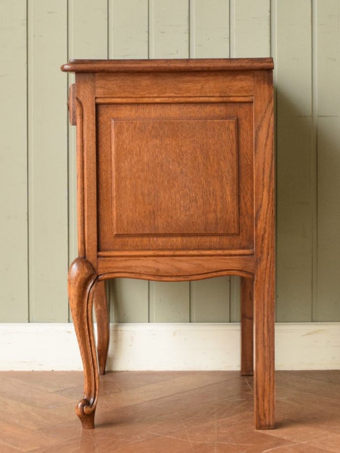 チェストの側面