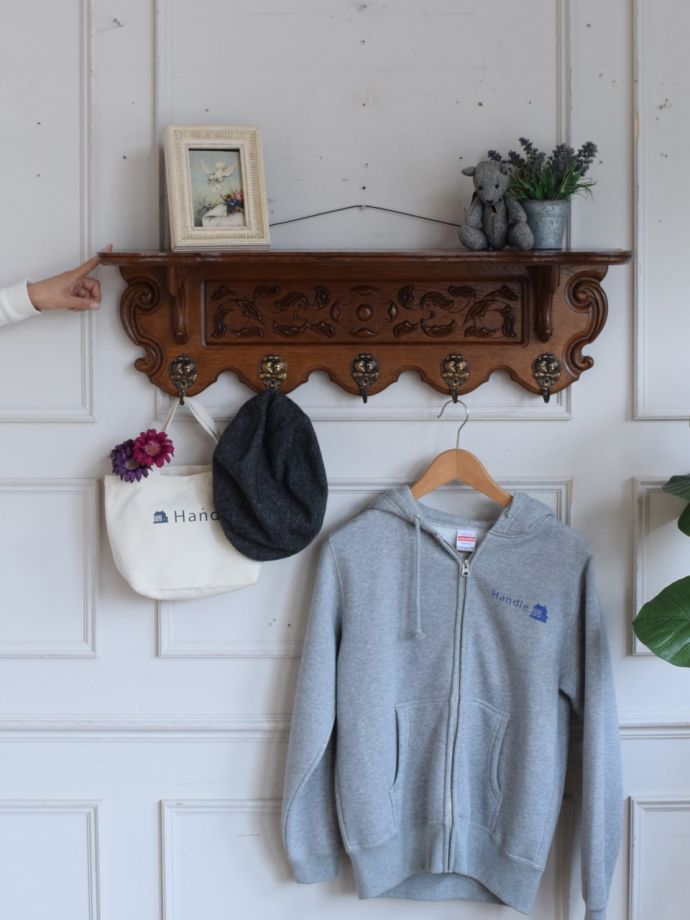 アンティークのウォールシェルフ