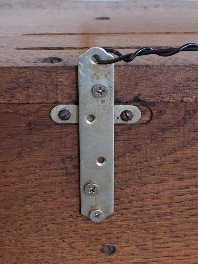 アンティークシェルフの金具