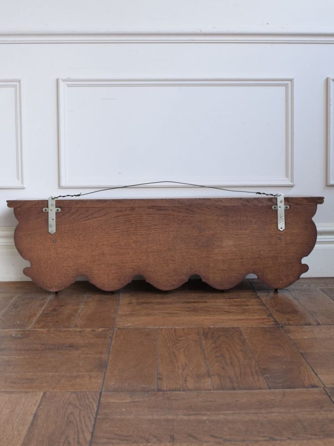 ウォールシェルフの裏