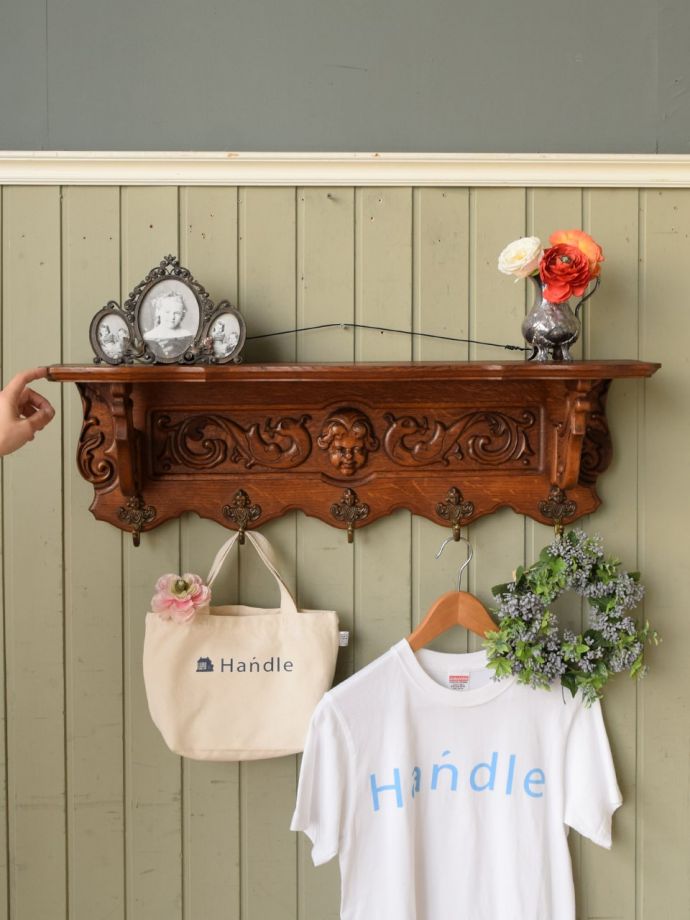 アンティークのウォールシェルフ