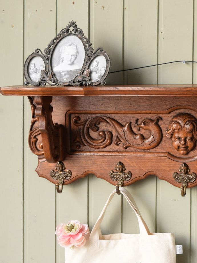 おしゃれなウォールシェルフ