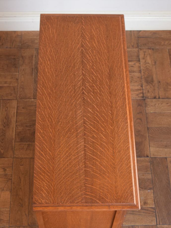 フランスのチェストの天板