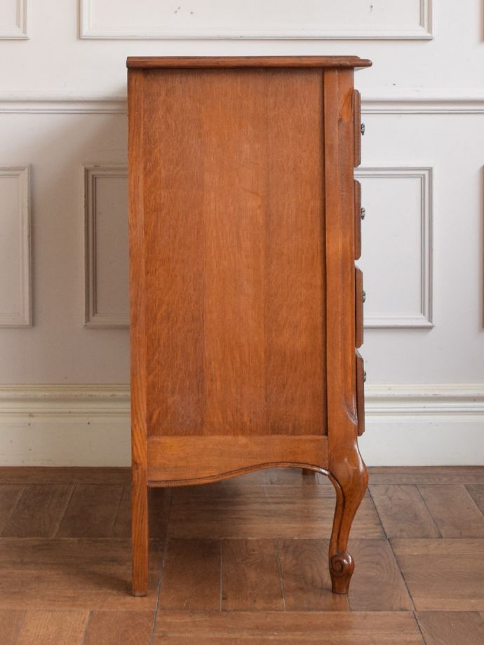 アンティークチェストの側面