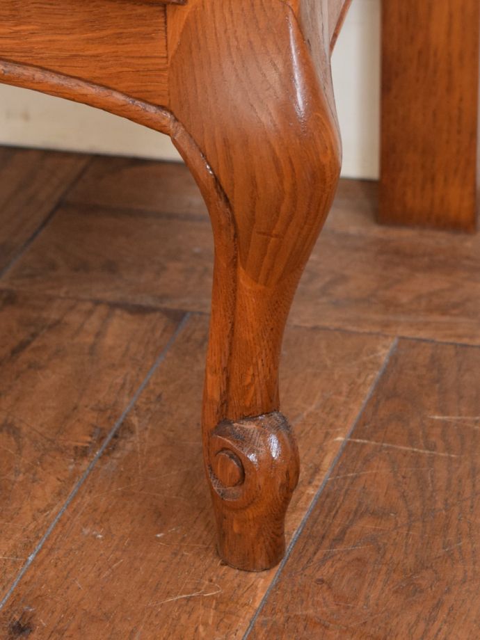 アンティークチェストの脚