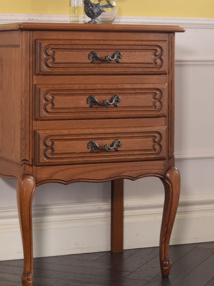 フランスアンティーク家具らしさが漂う装飾