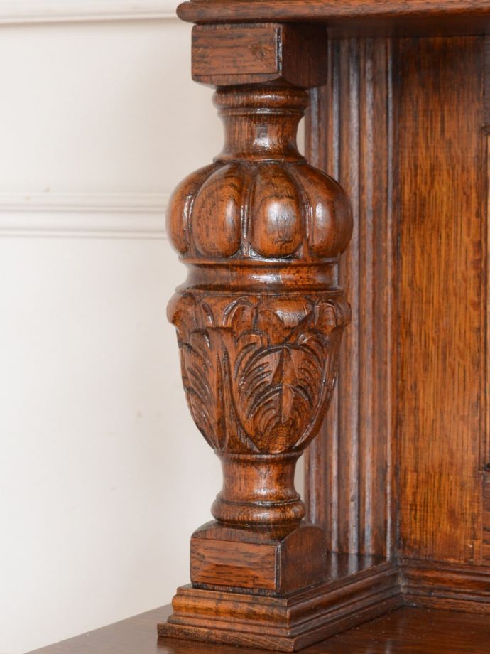 アンティーク家具の装飾