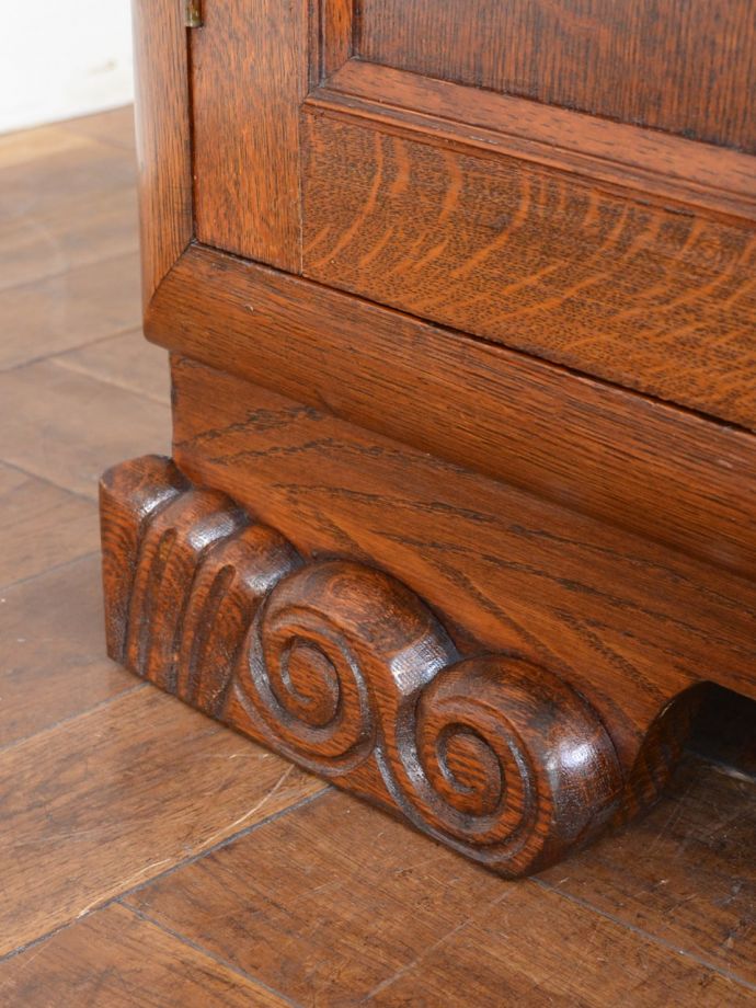 アンティーク家具の脚