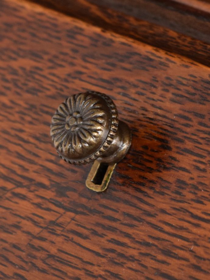 アンティーク家具の取っ手