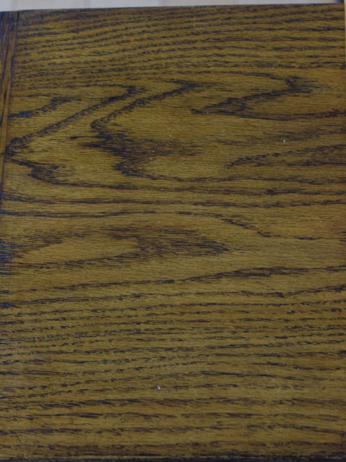 アンティークデスクの木目