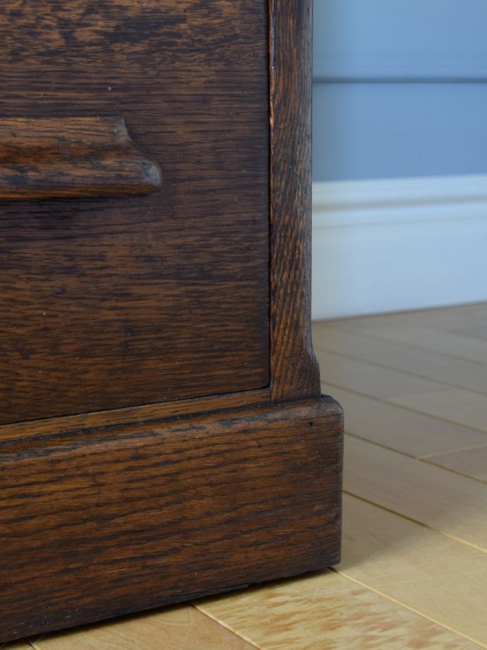 アンティークデスクの脚