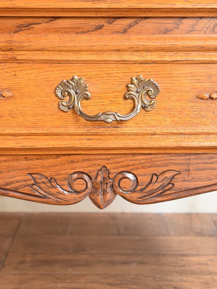 フランスらしい彫