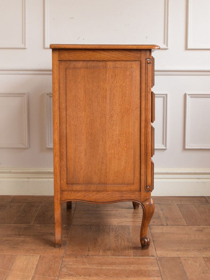 アンティークチェストの側面