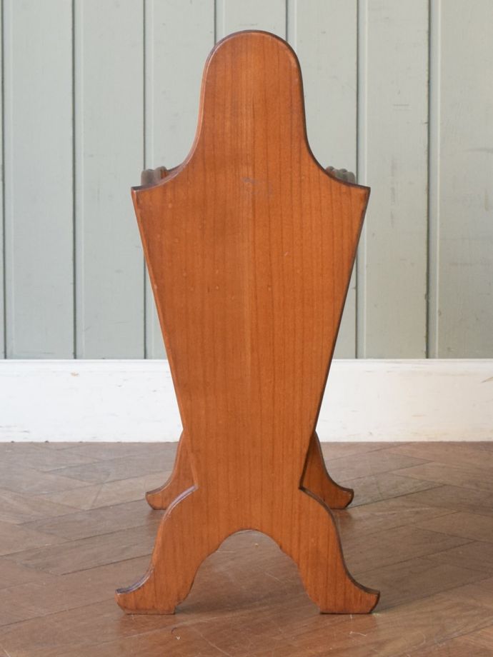 マガジンラックの側面