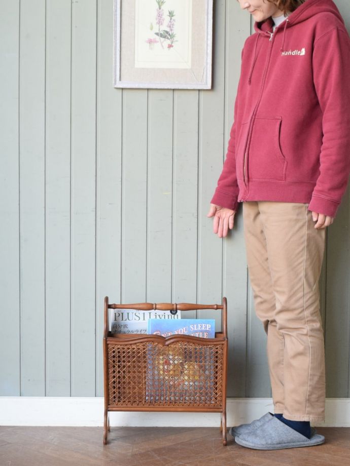 アンティークのおしゃれなマガジンラック