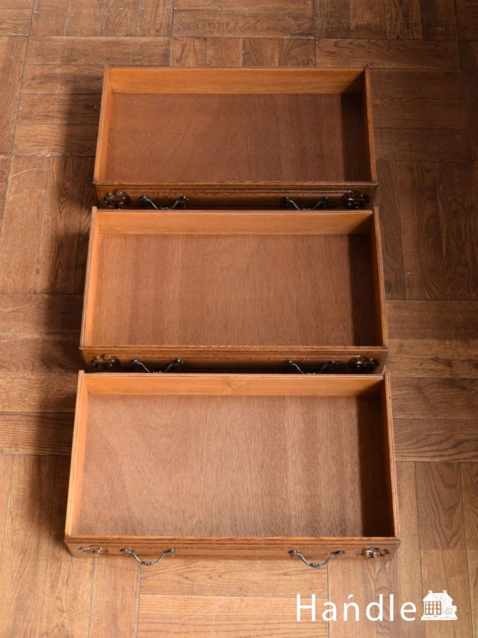 アンティークチェストの引き出し