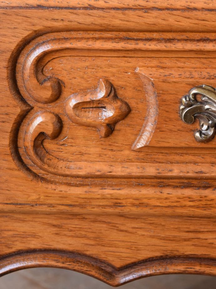 アンティークらしい彫