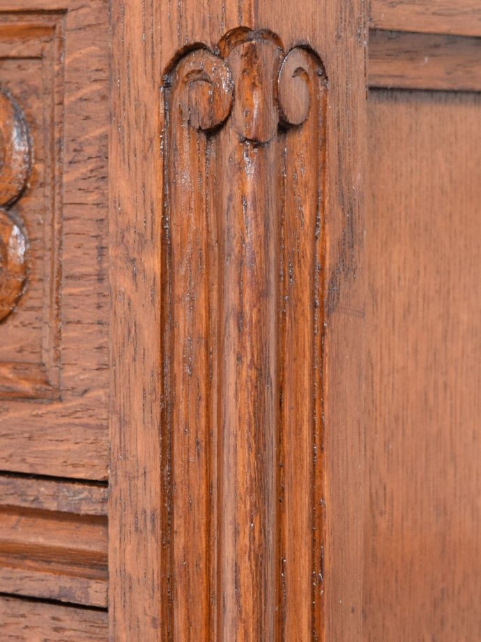 フランスらしい彫