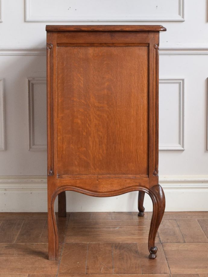 アンティークチェストの側面