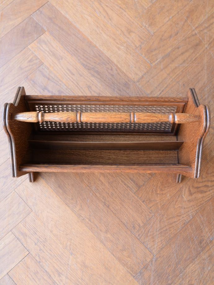 マガジンラックの中