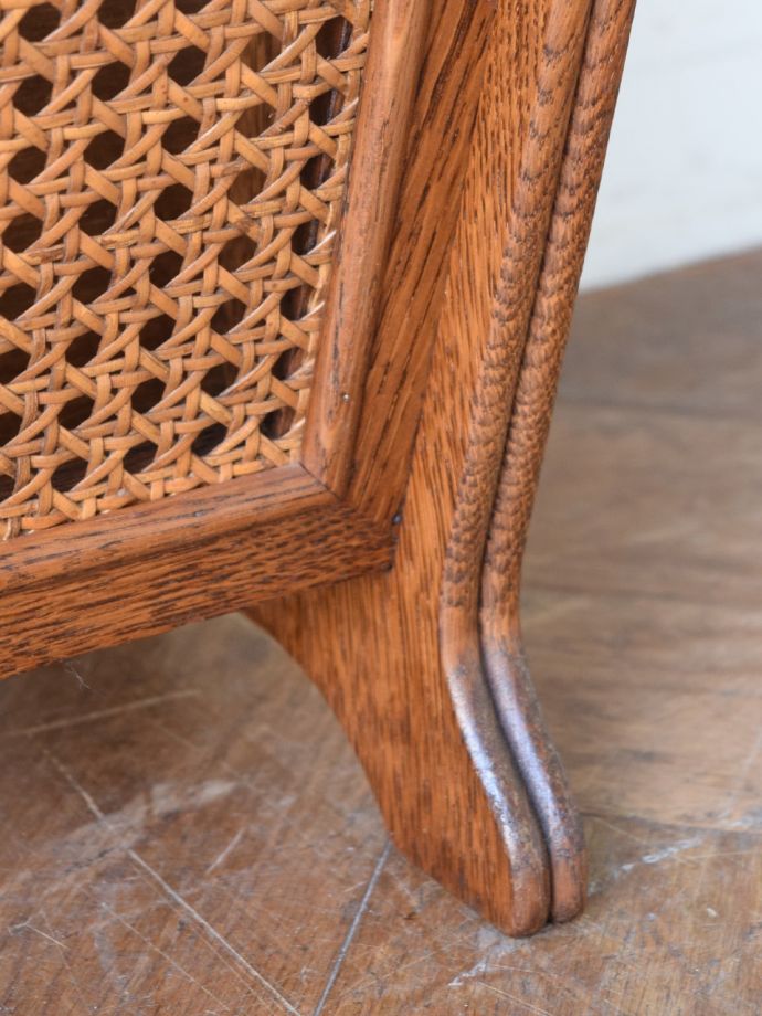 マガジンラックの脚