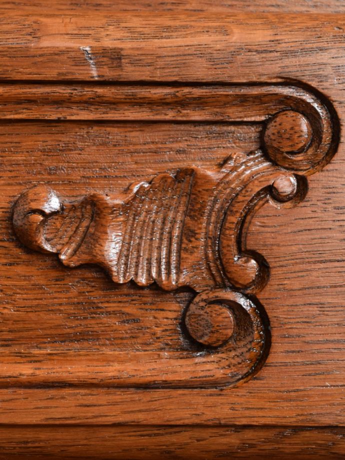 アンティークらしい彫