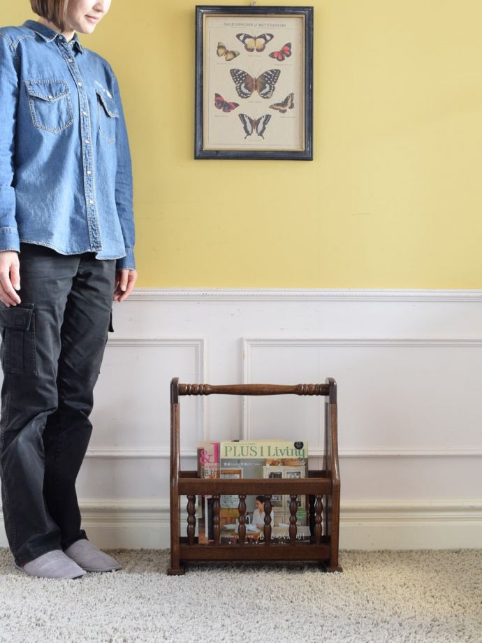 アンティークのおしゃれなマガジンラック