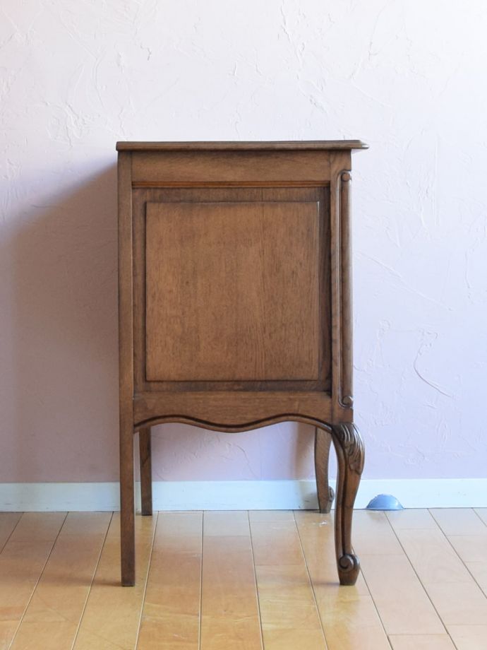 アンティークチェストの側面