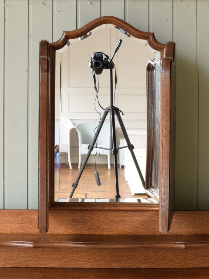 アンティークの三面鏡