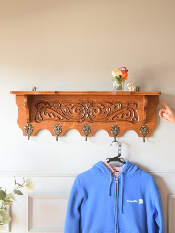 アンティークのウォールシェルフ