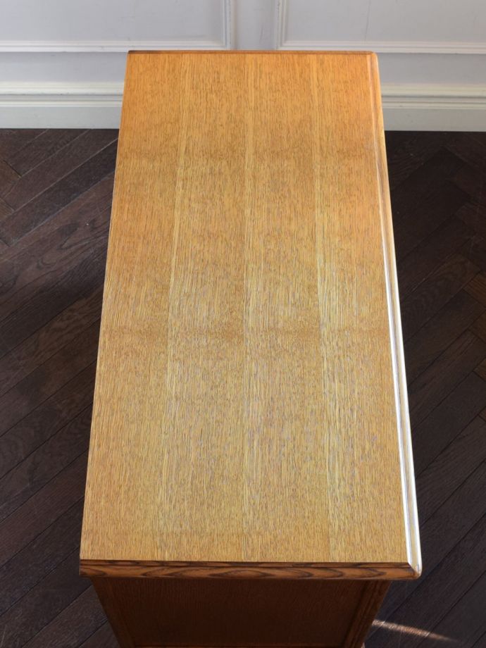 おしゃれなチェストの天板