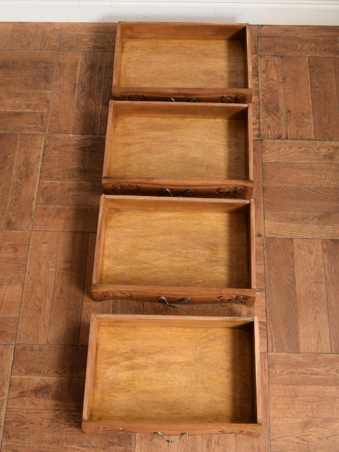 チェストの引き出しの中